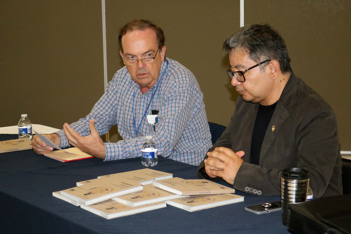 Presentación de libros y revistas